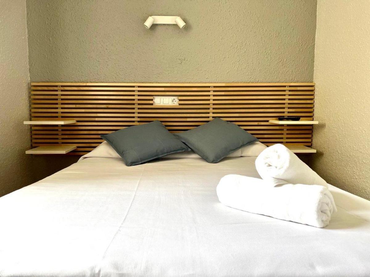 Hotel Acebo Plaza Mayor Хака Экстерьер фото