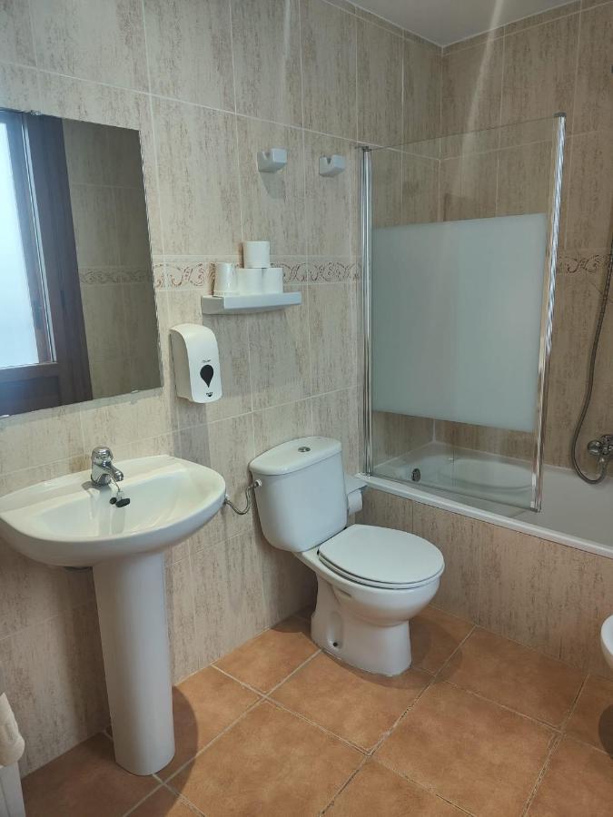 Hotel Acebo Plaza Mayor Хака Экстерьер фото