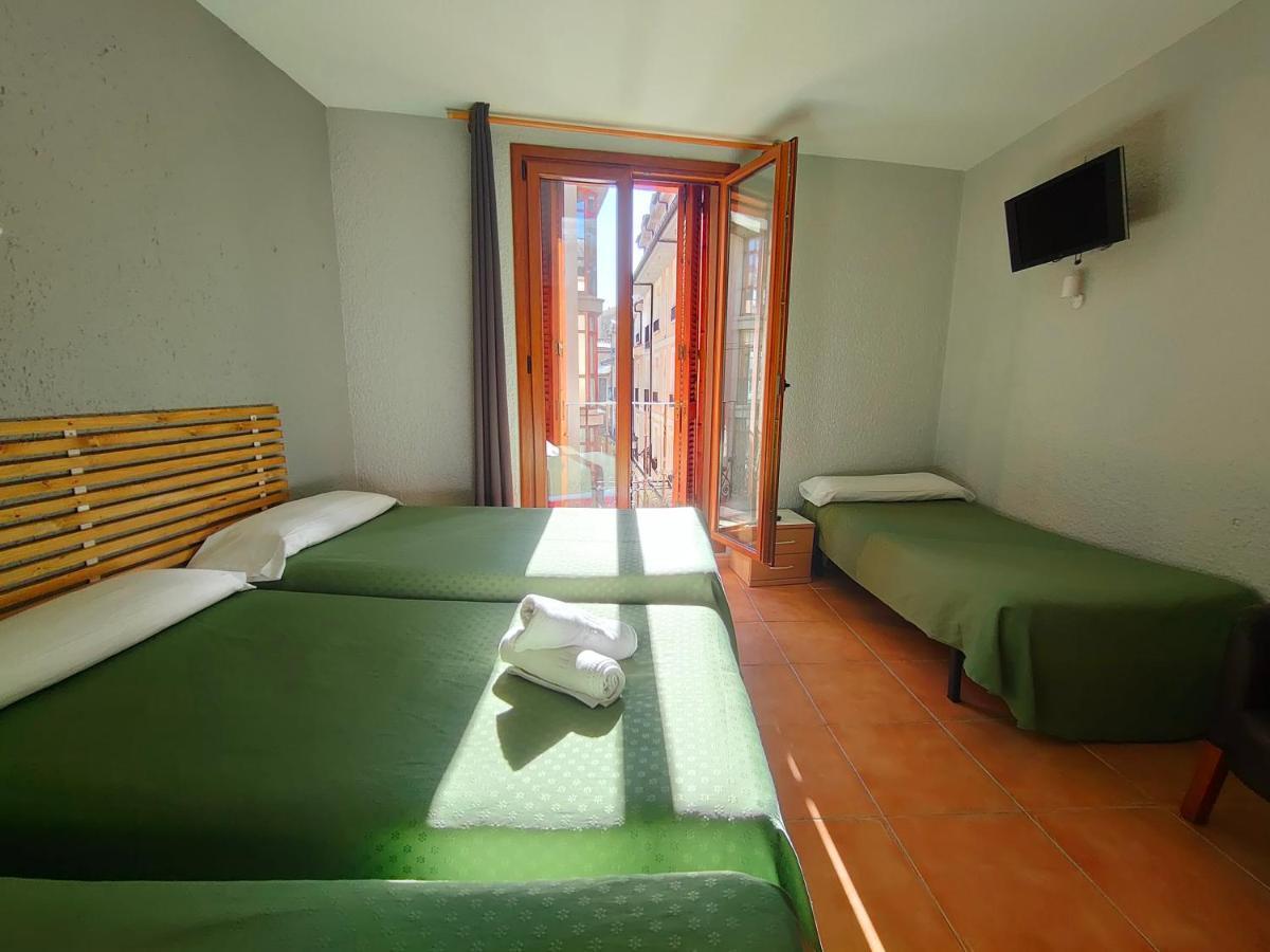 Hotel Acebo Plaza Mayor Хака Экстерьер фото
